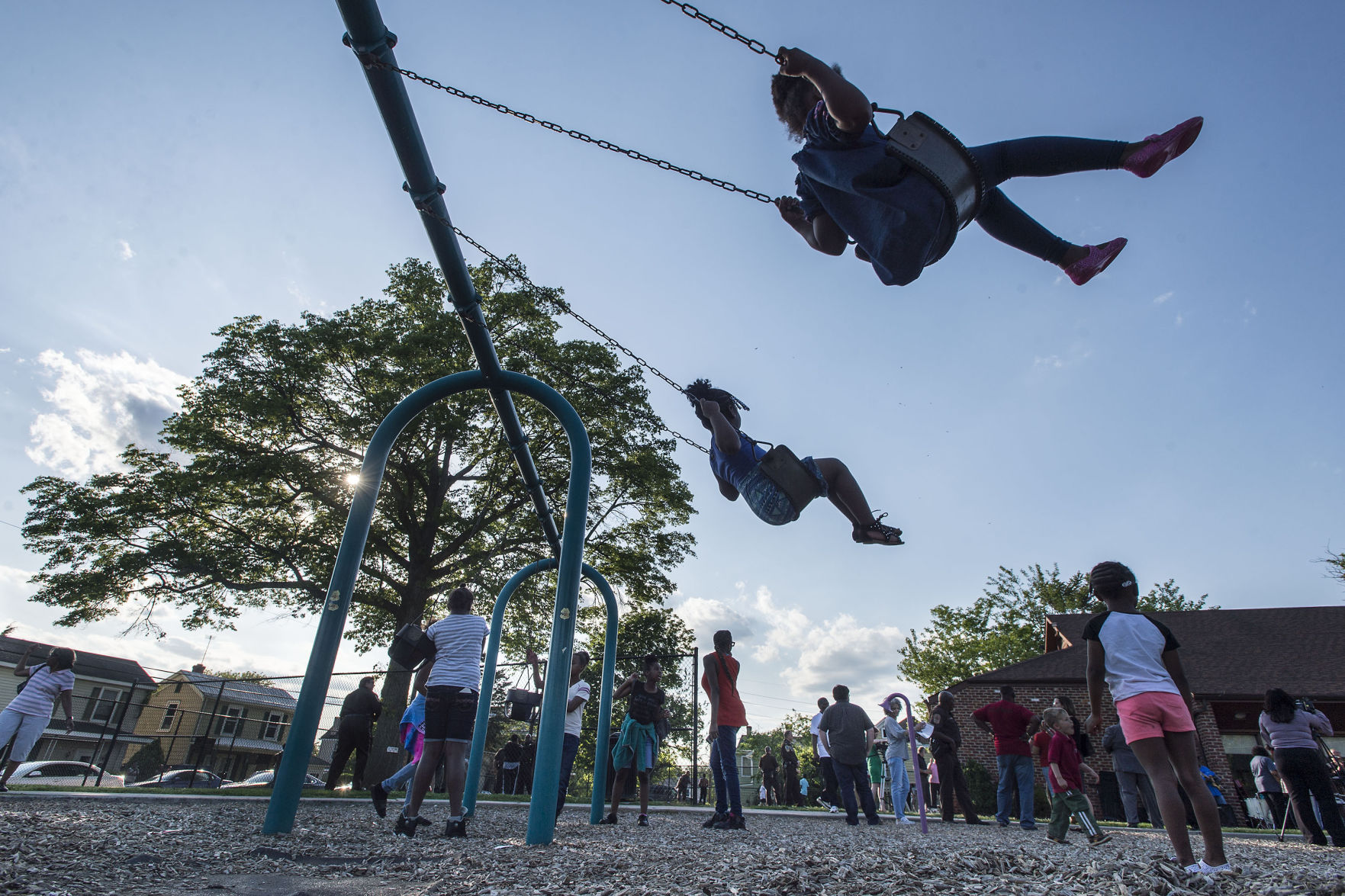 2018-05-09 Diamond Hill - Children on swings